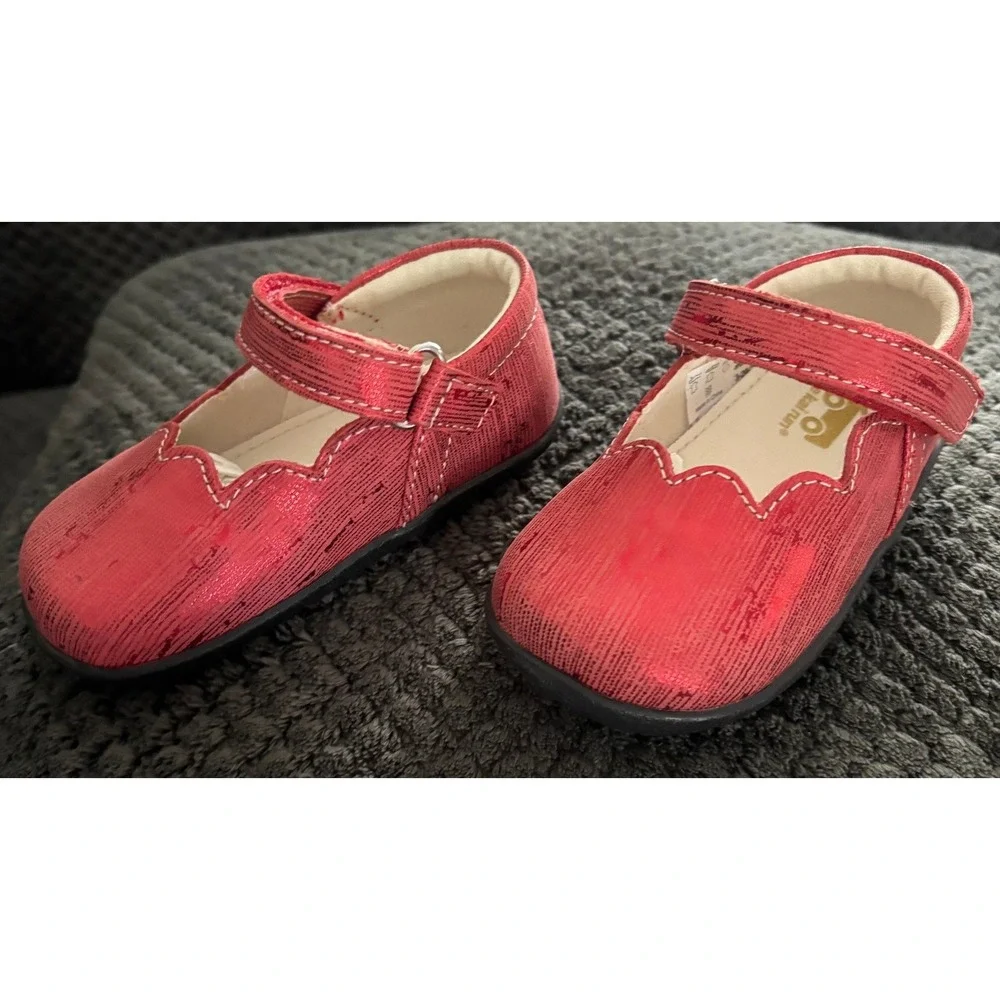 See Kai Run Susie INF Red Metallic Scalloped Mary Jane Shoes Size 6 EU 22 NEW